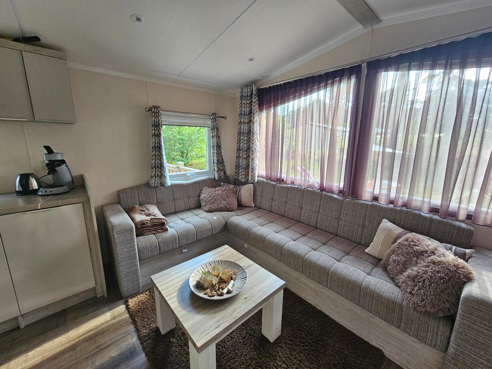 Luxe 4 Persoons Chalet Op 5 Sterren Camping Raalte Buitenkant foto