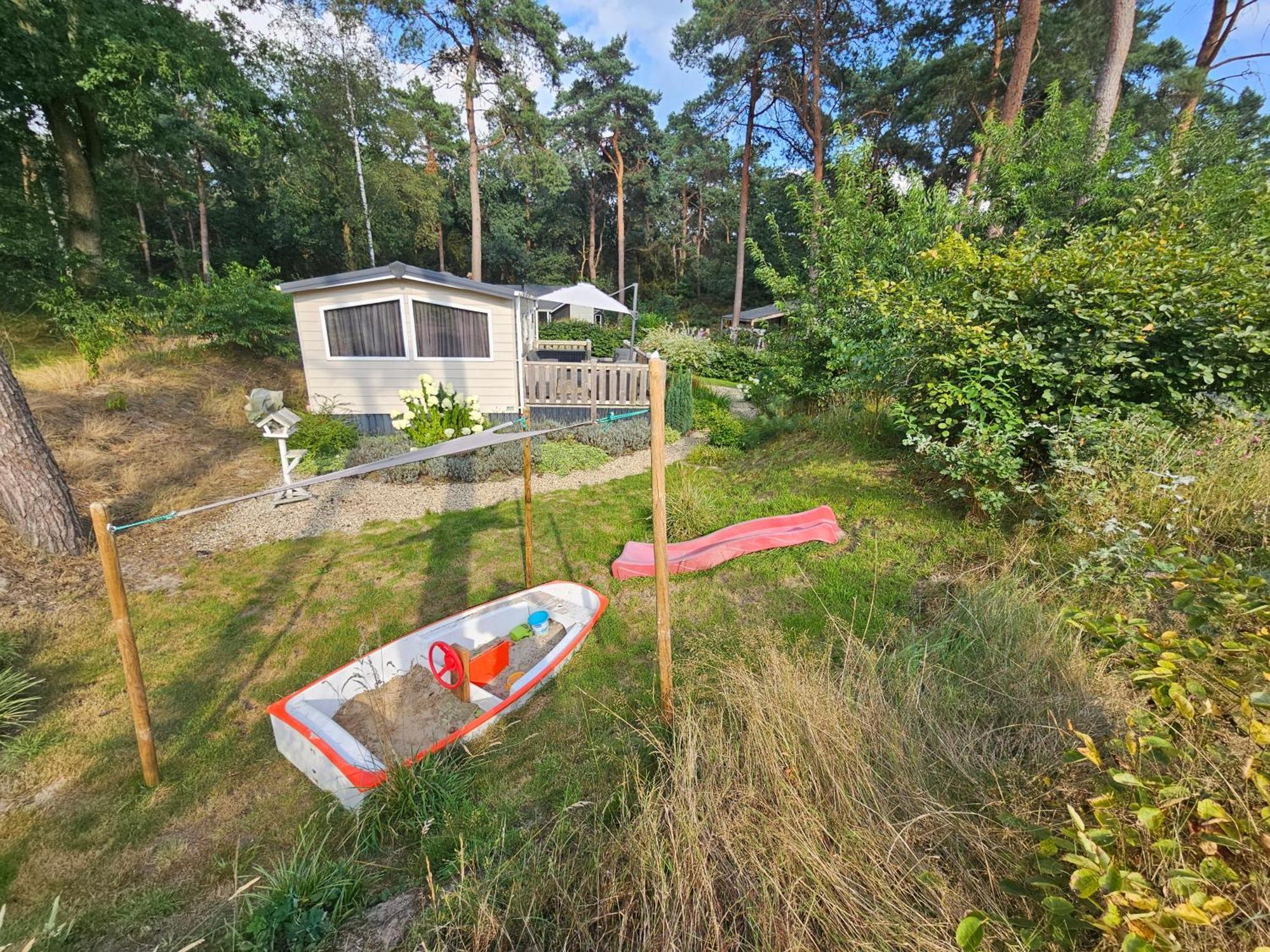 Luxe 4 Persoons Chalet Op 5 Sterren Camping Raalte Buitenkant foto