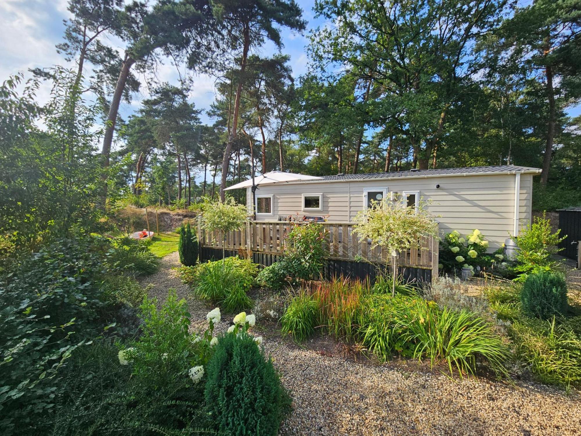 Luxe 4 Persoons Chalet Op 5 Sterren Camping Raalte Buitenkant foto